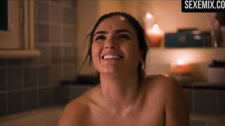 Rosanny Zayas, Arienne Mandi bathing in the bathroom - The L Word: Generation Q