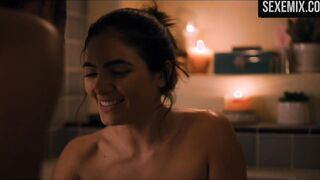 Rosanny Zayas, Arienne Mandi bathing in the bathroom - The L Word: Generation Q