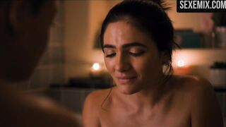 Rosanny Zayas, Arienne Mandi bathing in the bathroom - The L Word: Generation Q