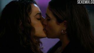 Arienne Mandi, Sepideh Moafi kiss on the rain - The L Word: Generation Q