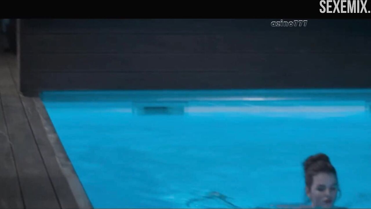 Nude Ruby O. Fee swims in the pool, - movie Zazy