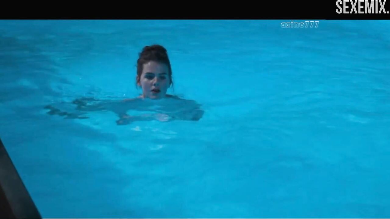 Nude Ruby O. Fee swims in the pool, - movie Zazy