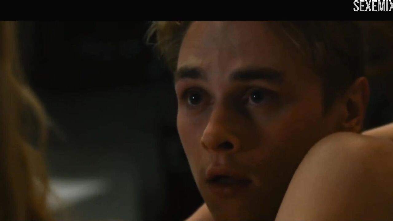 Full Scene Sydney Sweeney and Ben Hardy - The Voyeurs