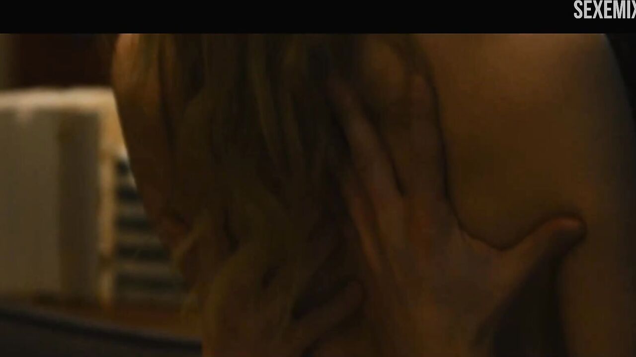 Sydney Sweeney breasts, cowgirl sex in - The Voyeurs