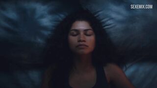 Zendaya Height masturbates in bed, series - Euphoria