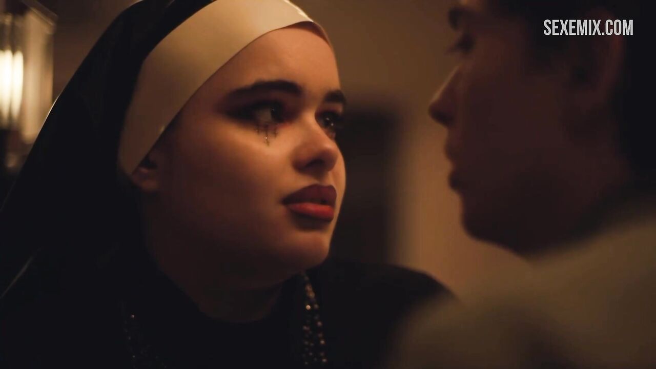 Barbie Ferreira gets cunnilingus in a bathroom, scene - Euphoria