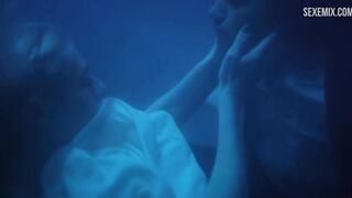 Zendaya Haight, Hunter Schafer kissing underwater - Euphoria