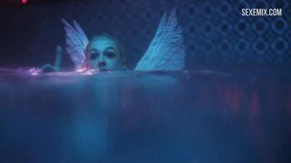 Zendaya Haight, Hunter Schafer kissing underwater - Euphoria