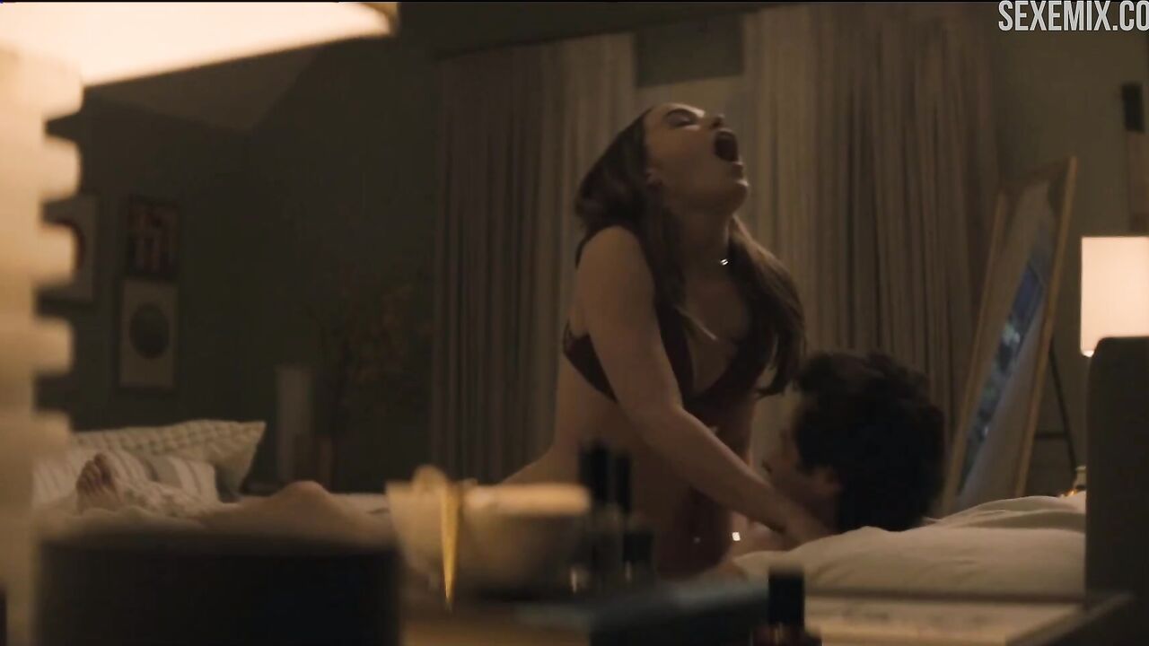 Victoria Pedretti bed sex scene from series - You