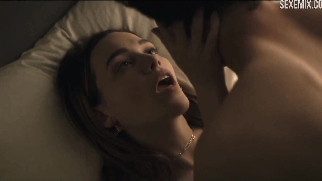 Victoria Pedretti bed sex scene from series - You