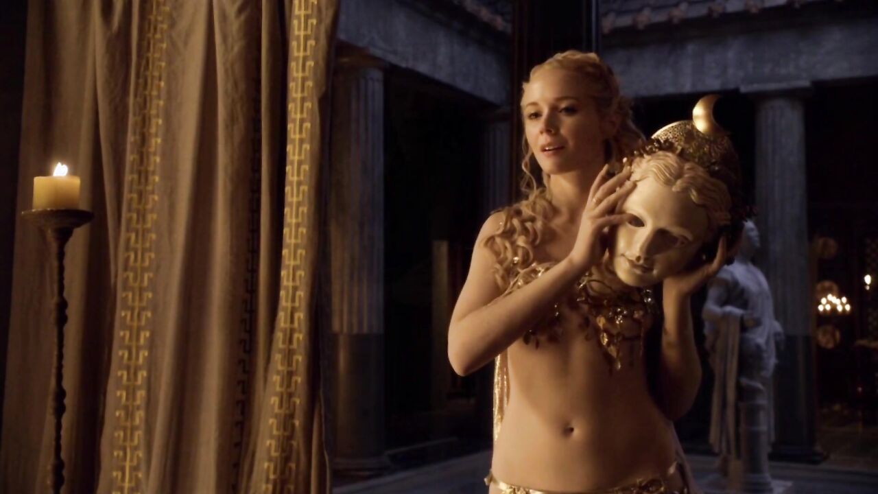 Sexy Brooke Harman scene in series - Spartacus