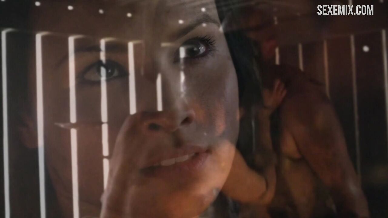 Katrina Law rape attempt scene - Spartacus