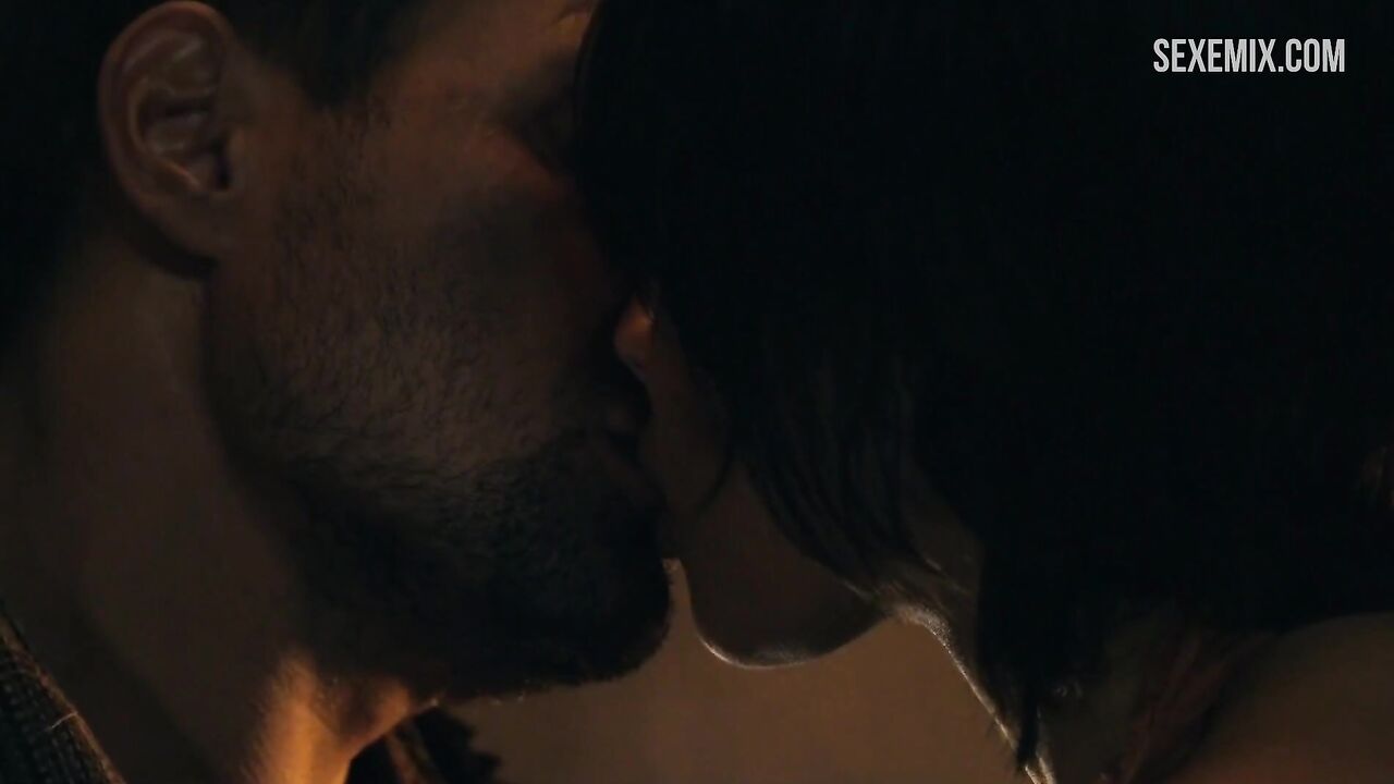 Cynthia Addai-Robinson sex scene in - Spartacus