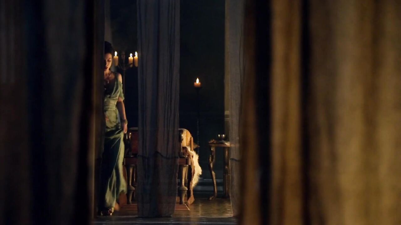 Jaime Murray spies on Lucy Lawless during sex, scene in Spartacus