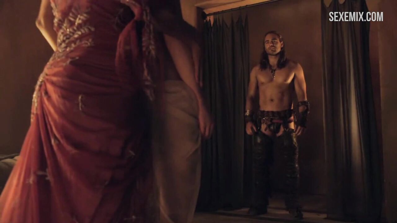 Gwendoline Taylor naked breasts - Spartacus