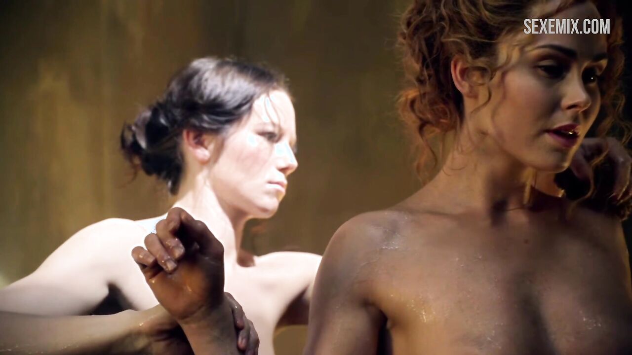 Naked Anna Hutchison Bathing, scene in - Spartacus