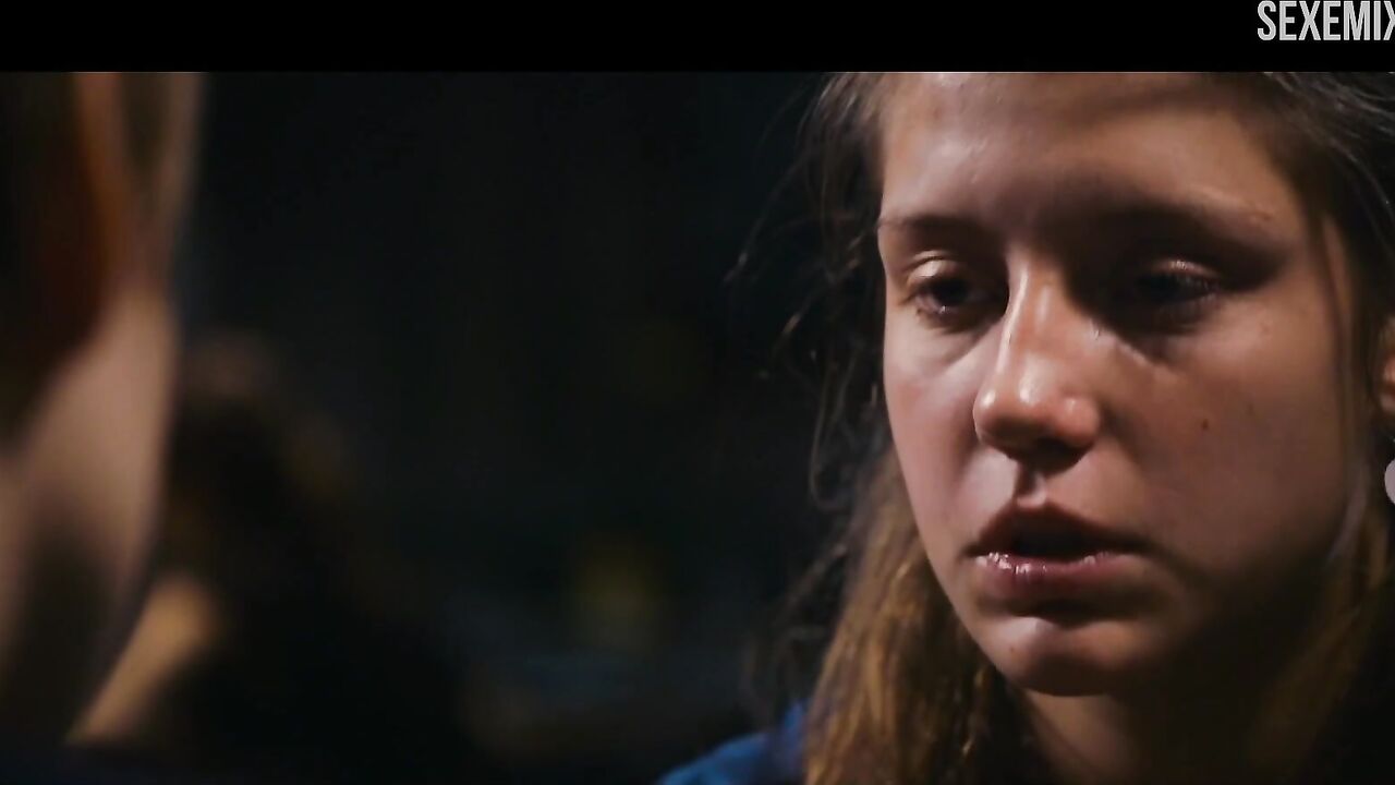 Adele Exarchopoulos verführt Lea Seydoux-Szene – Blau ist die wärmste Farbe