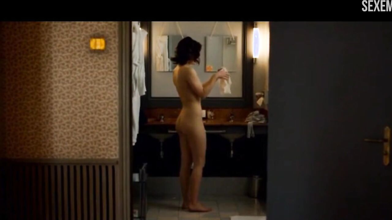 Adele Exarchopoulos Hotel-Sexszene – Down by Love