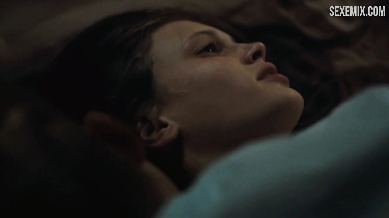 Marine Vacth Strandsexszene in Young & Beautiful