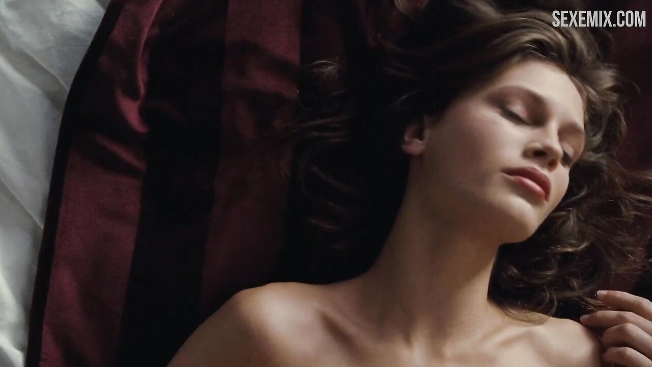 Marine Vacth Sexszene in - Jung und schön