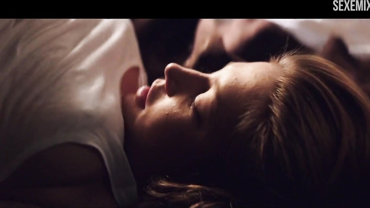 Adele Exarchopoulos sex scene in Racer and the Jailbird