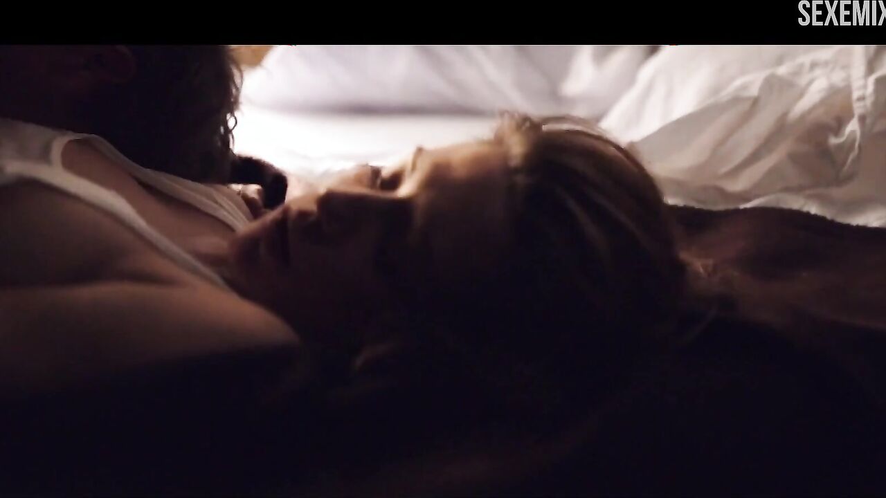 Adele Exarchopoulos sex scene in Racer and the Jailbird