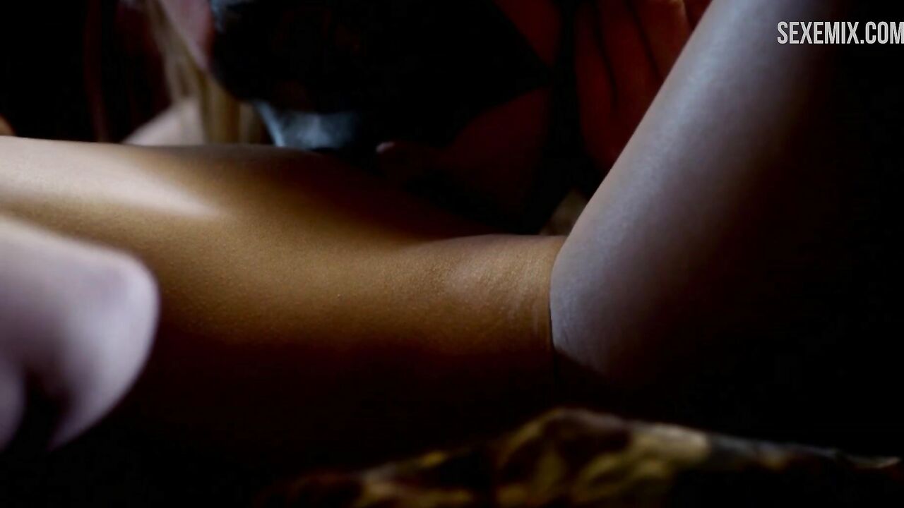 Femme Fatales erotic scene