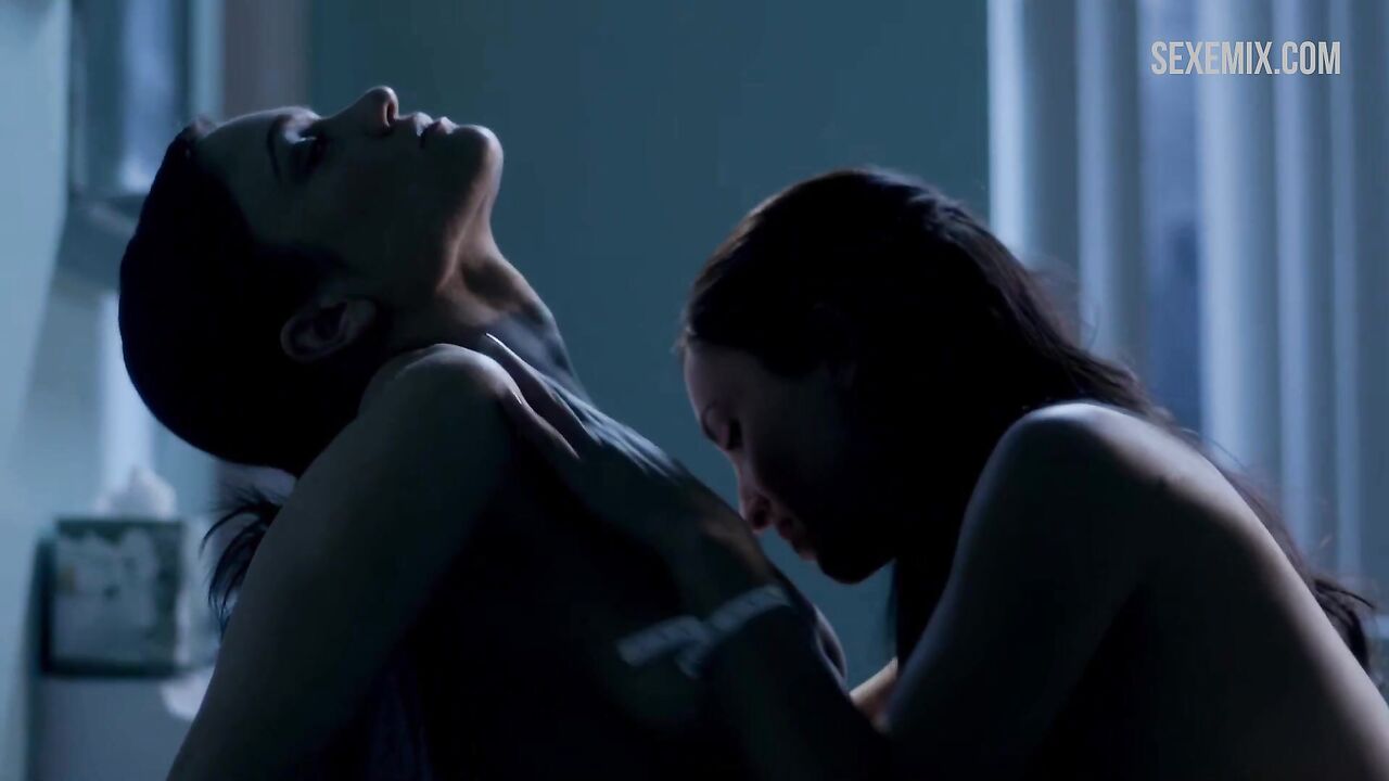 Janelle Marra Lesbian scene in Femme Fatales