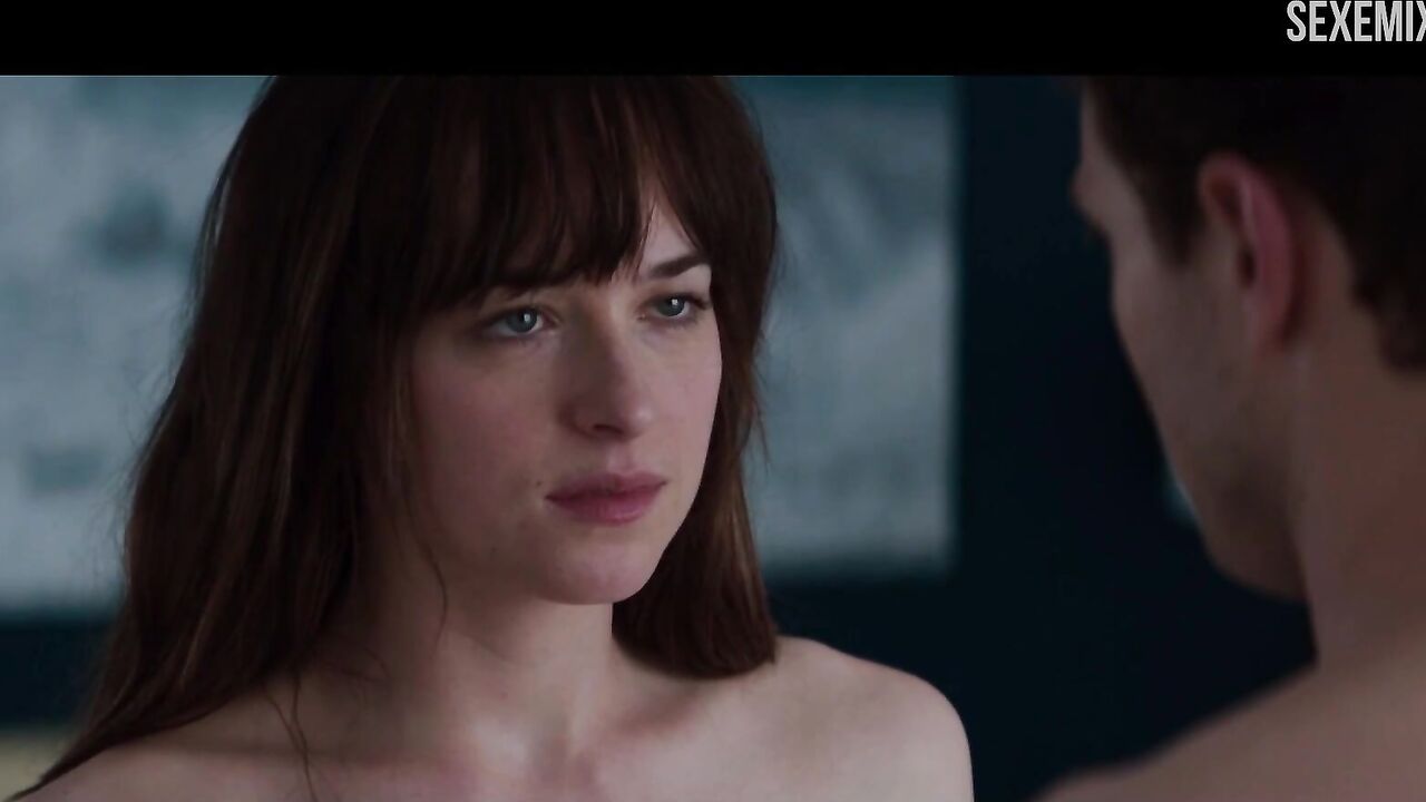 Dakota Johnson shows naked breasts, scene in Fifty Shades of Grey