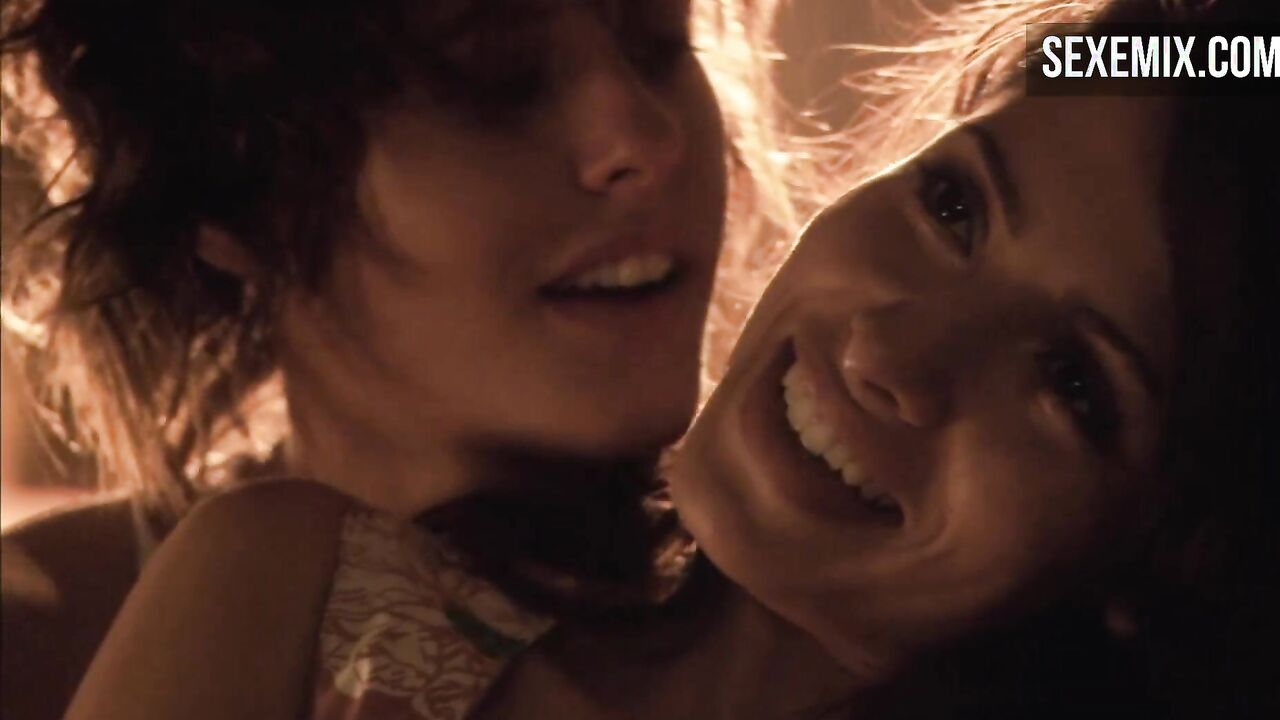 Sarah Shahi (Carmen) striptease for Katherine Moennig (Shane) - The L Word