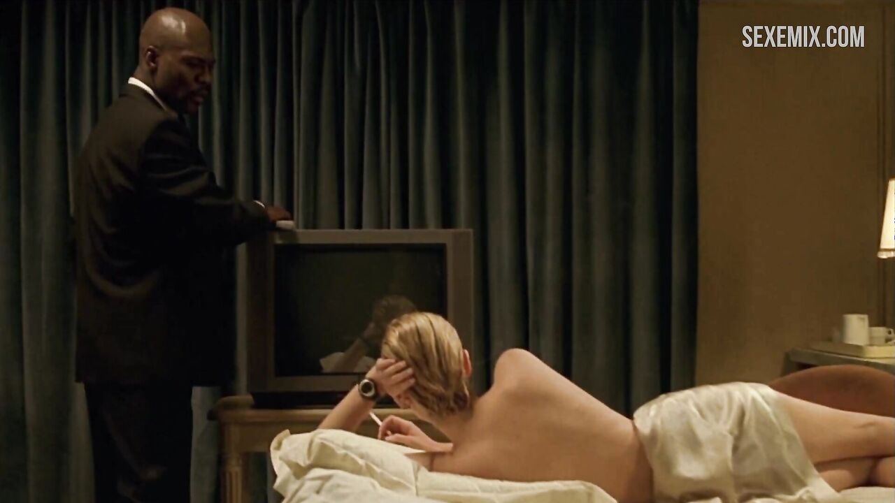 Sexy Rebecca Romijn Underwear Scene in Femme Fatale