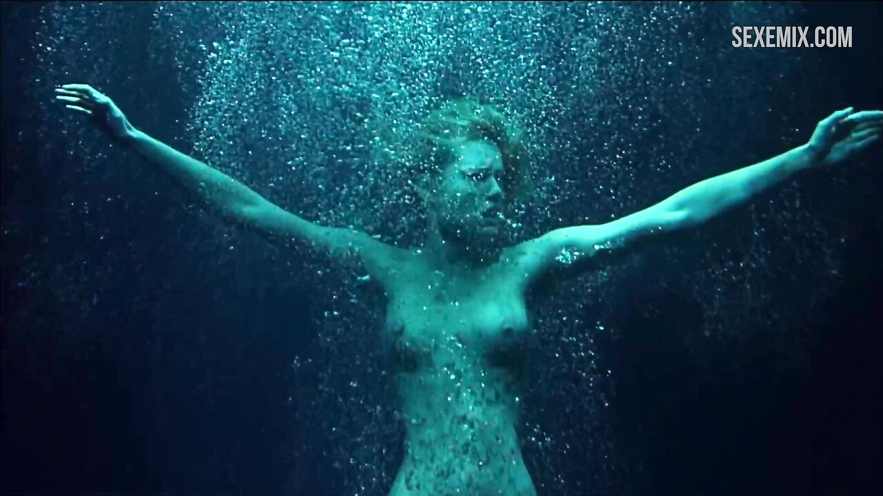 Best Rebecca Romijn Nude scene in Femme Fatale