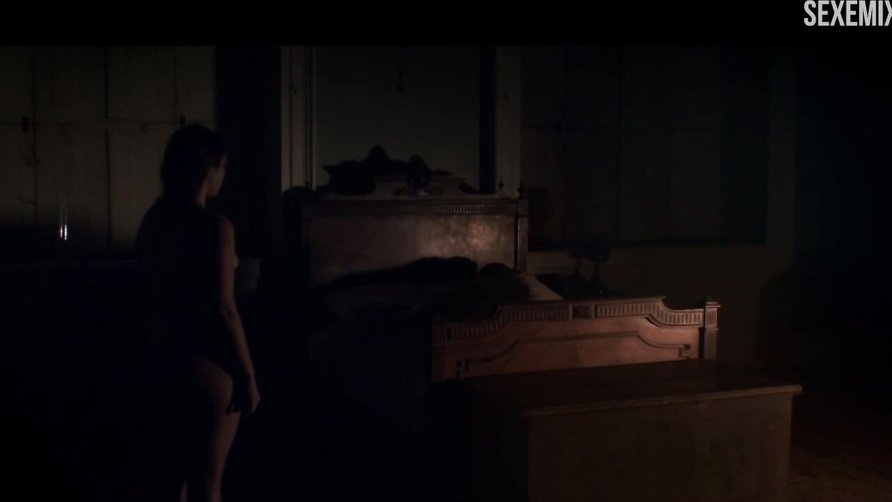 Florence Pugh nude, Butt Scene in Lady Macbeth