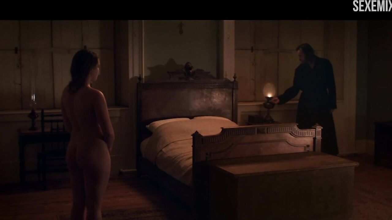 Florence Pugh nude, Butt Scene in Lady Macbeth