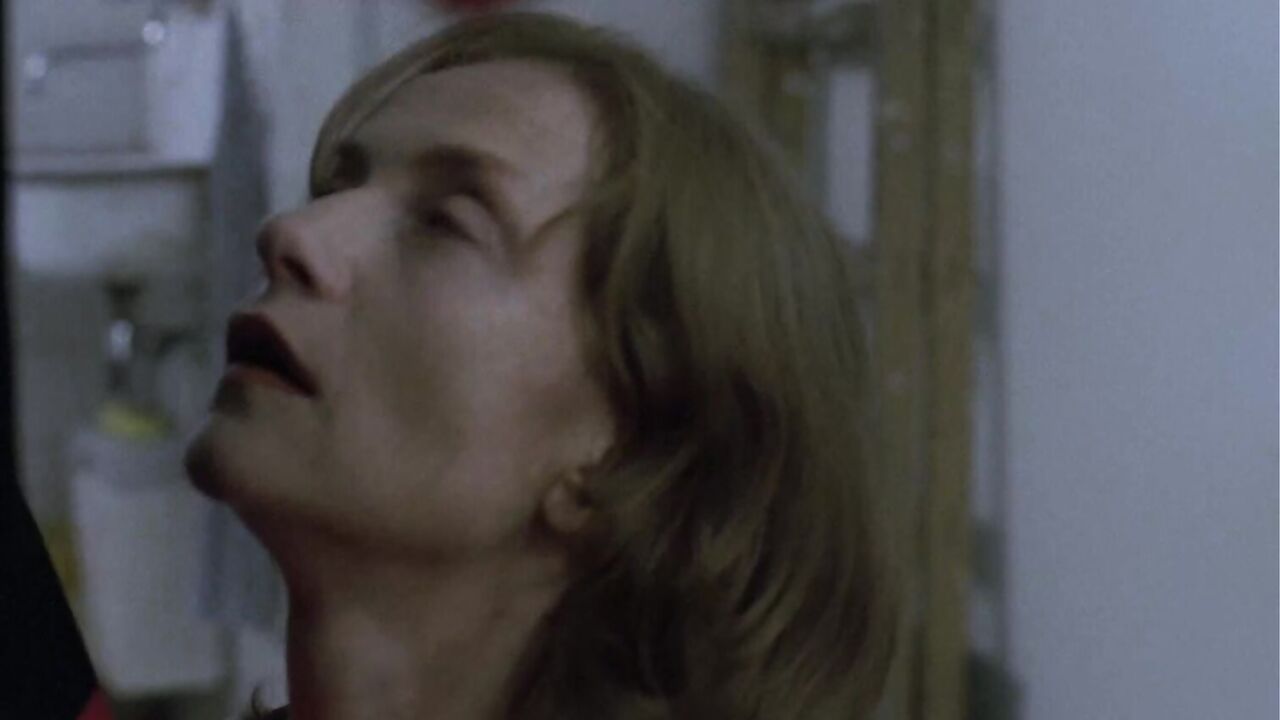 Isabelle Huppert Fucking in floor, scene in Piano Teacher