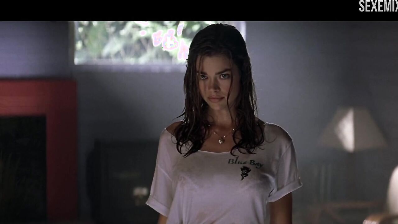 Wet Denise Richards Nude scene in Wild Things