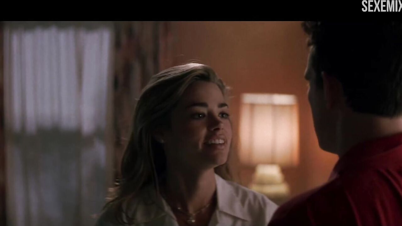 Denise Richards threesome, scene in Wild Things