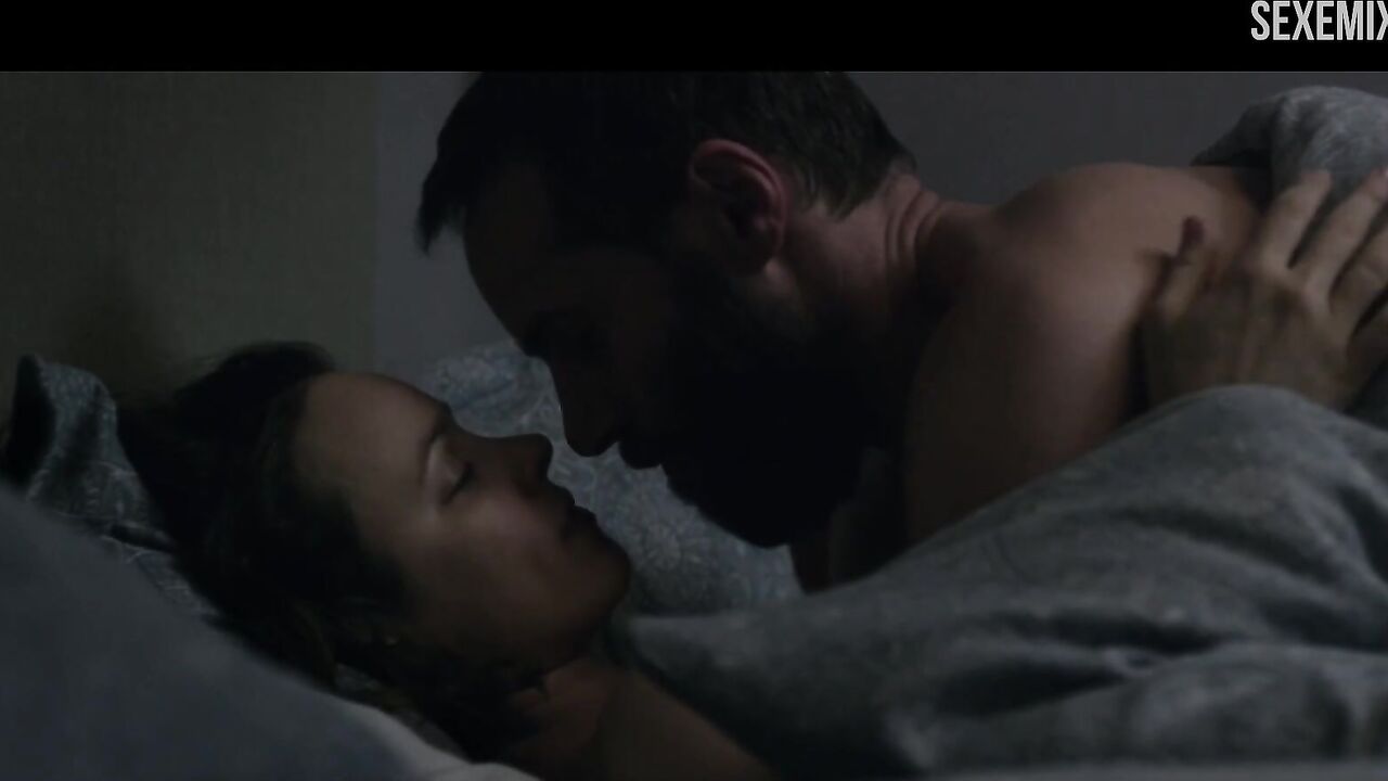 Rachel McAdams fucking in bed, scene in Disobedience