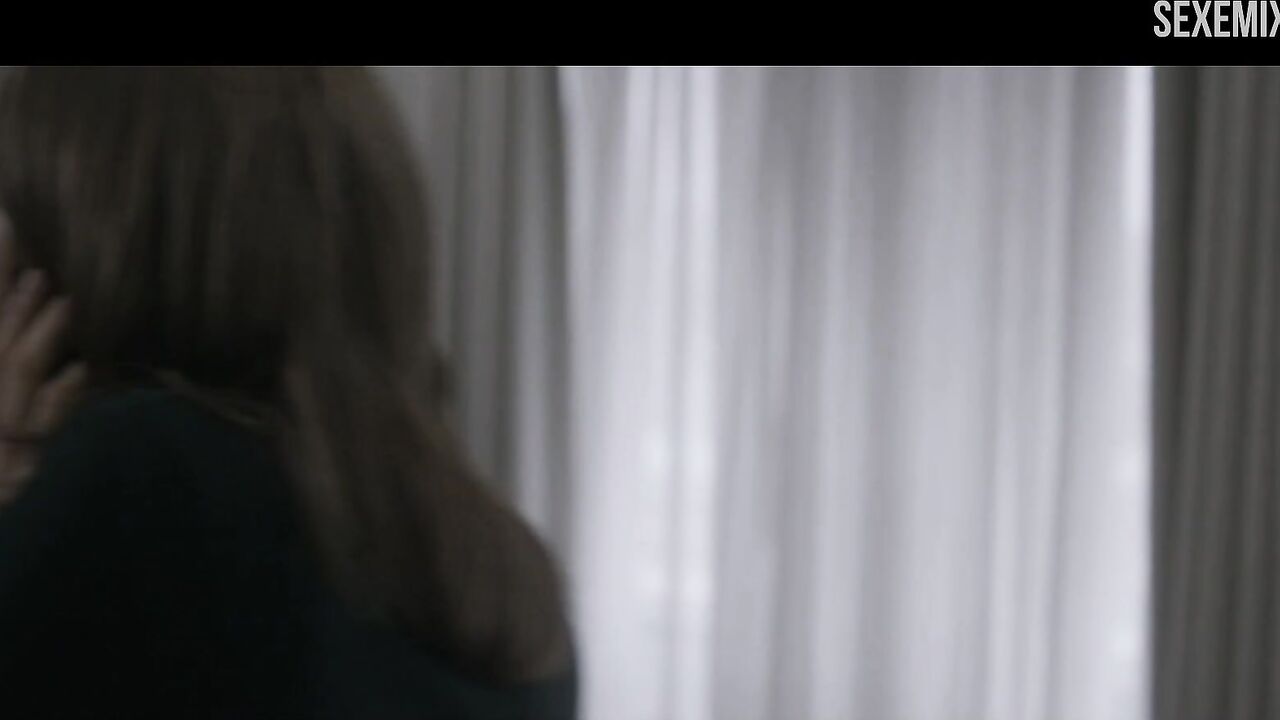 Rachel McAdams lesbian scene in Disobedience