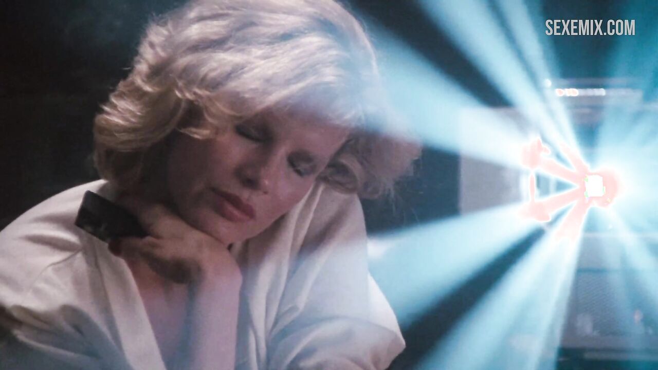 Kim Basinger masturbates, Scene in 9 1/2 Weeks