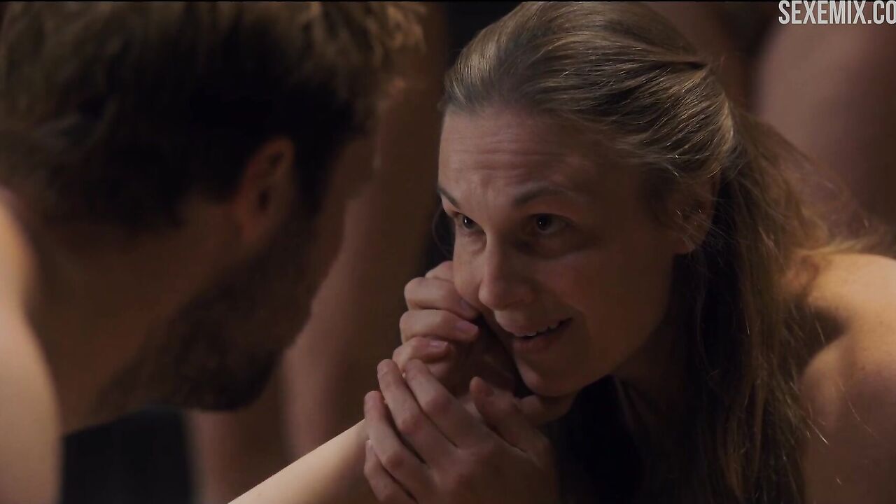 Isabelle Grill sex on a floor of flowers scene in Midsommar