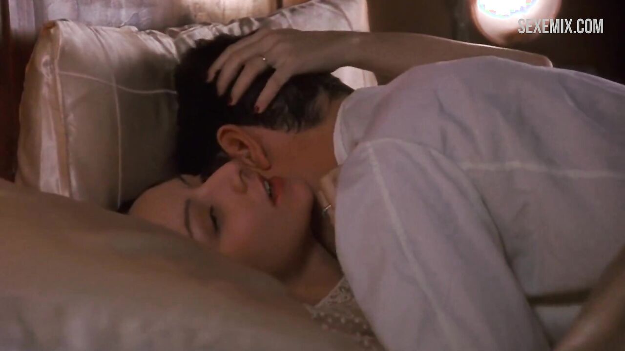 Maria de Medeiros sex in bed, scene in Henry & June