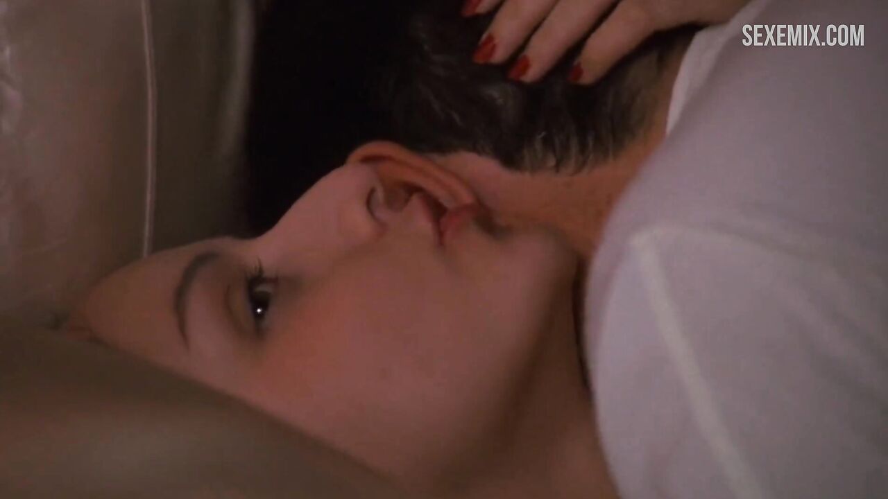 Maria de Medeiros sex in bed, scene in Henry & June