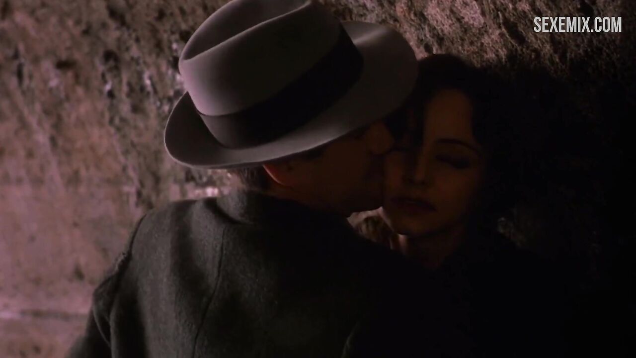 Maria de Medeiros having sex in the tunnel, scene in Henry & June