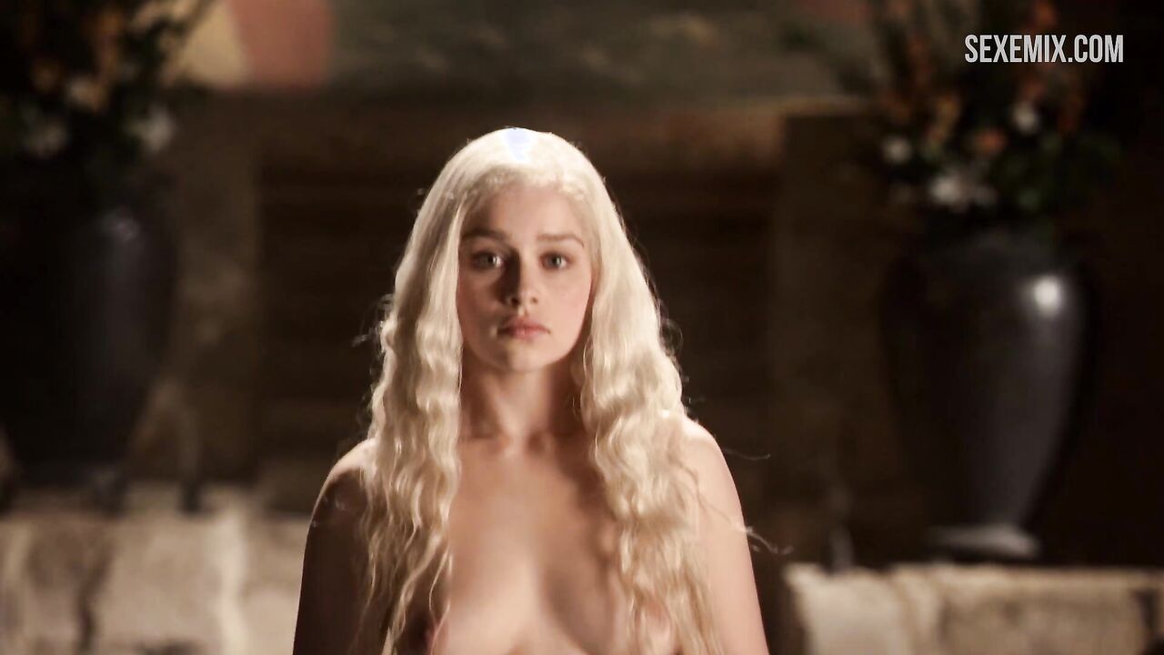 Nude Emilia Clarke Going into a Hot Tub, scene in Game of Thrones