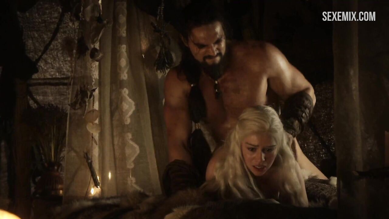 Emilia Clarke doggy style, scene in Game of Thrones