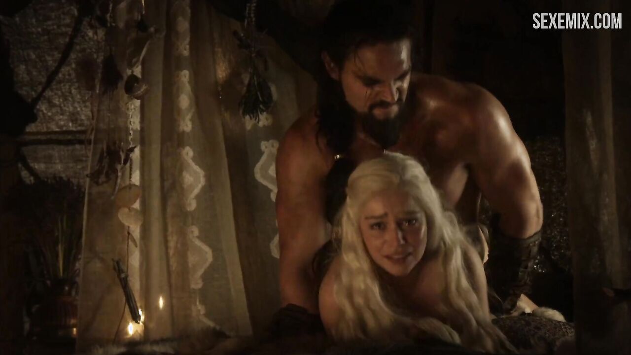 Emilia Clarke doggy style, scene in Game of Thrones