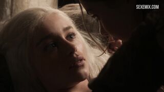 Emilia Clarke Erotic scene in Game of Thrones