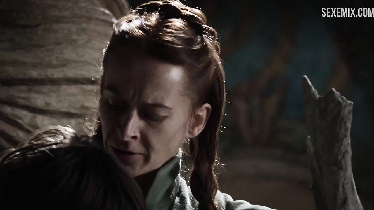 Kate Dickie stillt, Szene in Game of Thrones