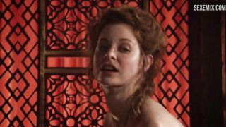 Sahara Knite and Esme Bianco lesbian scene in Game of Thrones